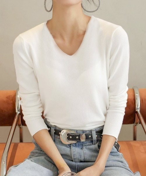 Miniministore(ミニミニストア)の「無地ニットトップス Vネック レディース(ニット/セーター・レディース・ブラック/ブルー/グレー/ホワイト/ダークベージュ/ライトベージュ・FREE)」の2枚目の写真