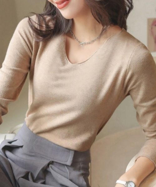 Miniministore(ミニミニストア)の「無地ニットトップス Vネック レディース(ニット/セーター・レディース・ブラック/ブルー/グレー/ホワイト/ダークベージュ/ライトベージュ・FREE)」の6枚目の写真