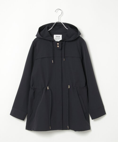 ikka(イッカ)の「撥水花粉リリースフードジャケット(マウンテンパーカー・レディース・ネイビー/ベージュ・M/L/S)」の1枚目の写真