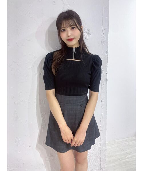 EATME(イートミー)の「カットアウトフロントZIPリブTOP(ニット/セーター・レディース・ブラック/ベージュ/グレー・FREE)」の14枚目の写真