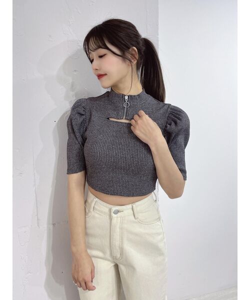 EATME(イートミー)の「カットアウトフロントZIPリブTOP(ニット/セーター・レディース・ブラック/ベージュ/グレー・FREE)」の18枚目の写真