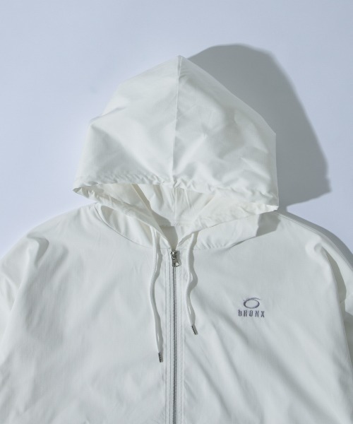 WHO'S WHO gallery（フーズフーギャラリー）の「【KOOKY'N/クーキー】BRONXナイロンパーカー（ナイロンジャケット・メンズ・ホワイト/ライトグレー/ホワイト系その他/ブラック・FREE）」の11枚目の写真