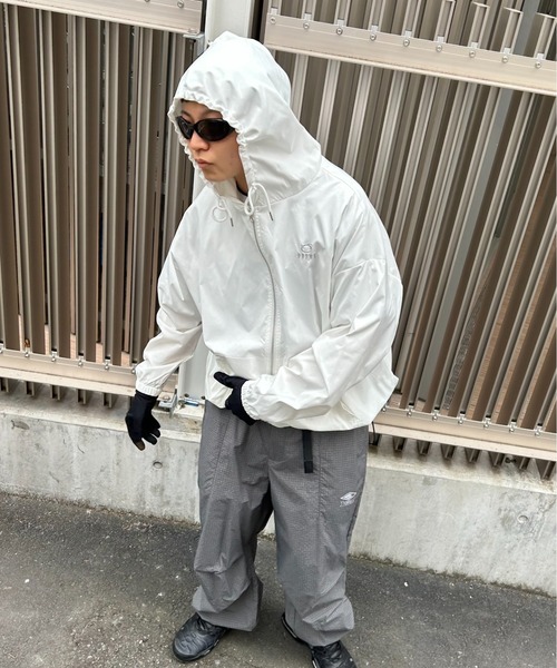 WHO'S WHO gallery（フーズフーギャラリー）の「【KOOKY'N/クーキー】BRONXナイロンパーカー（ナイロンジャケット・メンズ・ホワイト/ライトグレー/ホワイト系その他/ブラック・FREE）」の8枚目の写真