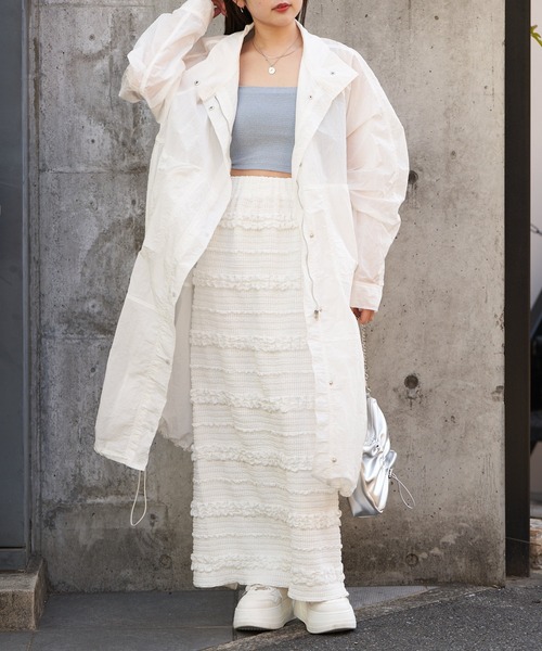 Chico（チコ）の「【2024SS】ナイロンシアーロングブルゾン（モッズコート・レディース・グレー/ホワイト/ライトベージュ・FREE）」の3枚目の写真