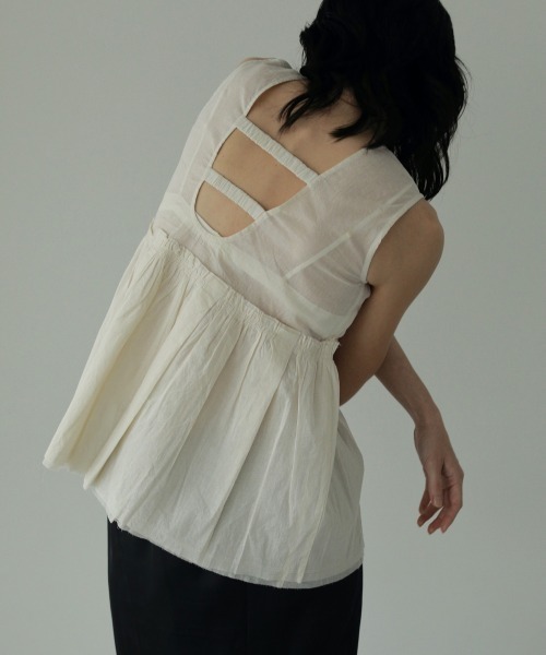 anuke（アンヌーク）の「anuke Sheer Peplum Tops シアー