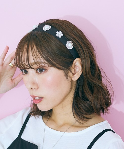 marun（マルン）の「＜大きいサイズ＞　ビジュー飾りカチューシャ　marun（カチューシャ・レディース・オレンジ系/ブラック・FREE）」の13枚目の写真