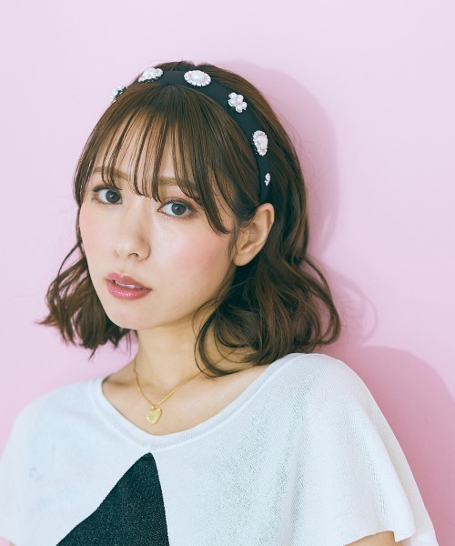 marun（マルン）の「＜大きいサイズ＞　ビジュー飾りカチューシャ　marun（カチューシャ・レディース・オレンジ系/ブラック・FREE）」の16枚目の写真