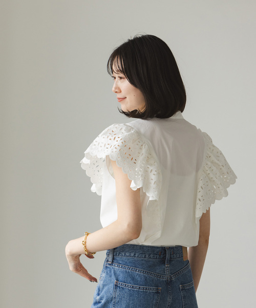 Noble（ノーブル）の「スカラ刺繍フリルブラウス（シャツ/ブラウス