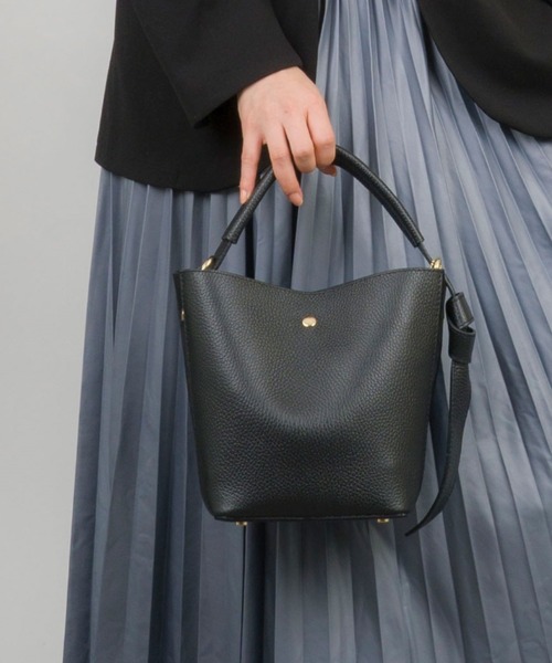 LAURA DI MAGGIO（ローラディマッジオ）の「【LAURA DI MAGGIO/ローラディマッジオ】ショルダーバッグ　本革（ショルダーバッグ・レディース・ベージュ/ブラウン/ブラック・FREE）」の2枚目の写真