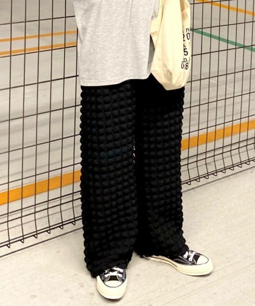 ISOOK(アイスー)の「ポップコーンイージーパンツ(chiica select) / ぽこぽこパンツ ワイドパンツ ポップコーンパンツ(その他パンツ・レディース・アイボリー/ブラック・FREE)」の2枚目の写真