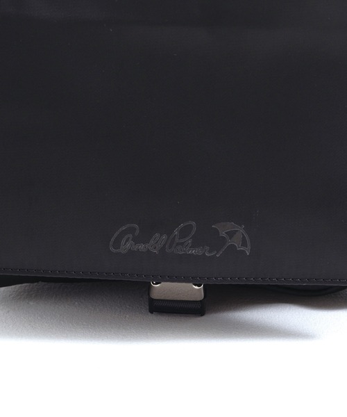 Arnold Palmer（アーノルドパーマー）の「撥水 メッセンジャーバッグ（ショルダーバッグ・レディース・ブラック/アイボリー/グリーン・F）」の6枚目の写真