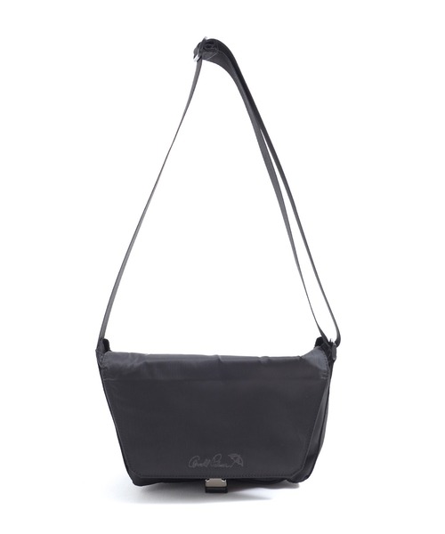 Arnold Palmer（アーノルドパーマー）の「撥水 メッセンジャーバッグ（ショルダーバッグ・レディース・ブラック/アイボリー/グリーン・F）」の10枚目の写真