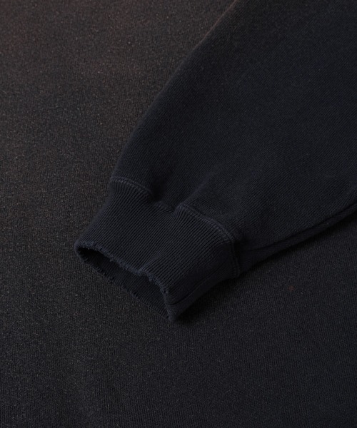 DAIRIKU（ダイリク）の「Waterproof Sunburn Sweater（スウェット・メンズ・カーキ/ネイビー・M）」の5枚目の写真