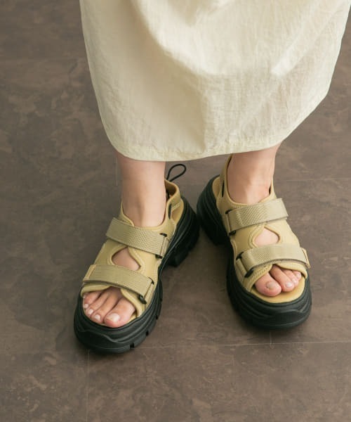 KBF（ケイビーエフ）の「スニーカーソールサンダル（サンダル・レディース・ベージュ/ブラック・36/37/38）」の5枚目の写真