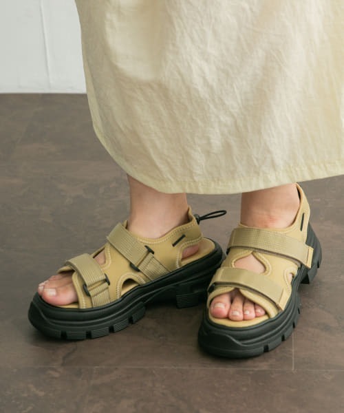 KBF（ケイビーエフ）の「スニーカーソールサンダル（サンダル・レディース・ベージュ/ブラック・36/37/38）」の6枚目の写真