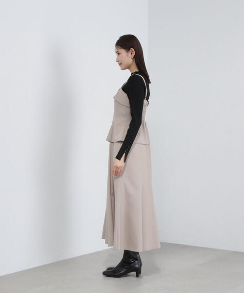 NATURAL BEAUTY BASIC（ナチュラルビューティーベーシック）の「◇ペプラムキャミドッキングジャンスカ（ジャンパースカート・レディース・チャコールグレー/ベージュ・SMALL/MEDIUM）」の19枚目の写真
