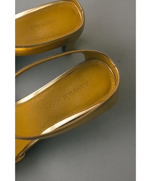 STYLEMIXER(スタイルミキサー)の「スクエアラウンドヒールサンダル(サンダル・レディース・ゴールド/ブラック/シルバー・SMALL/LARGE/MEDIUM)」の13枚目の写真