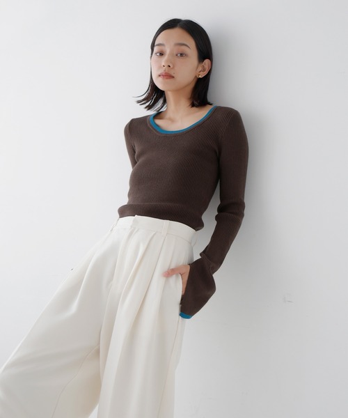 hellam(へラム)の「袖スリットバイカラークルーネックリブニット(ニット/セーター・レディース・アイボリー/グレー/ブラウン/チャコール/ネイビー・FREE)」の9枚目の写真