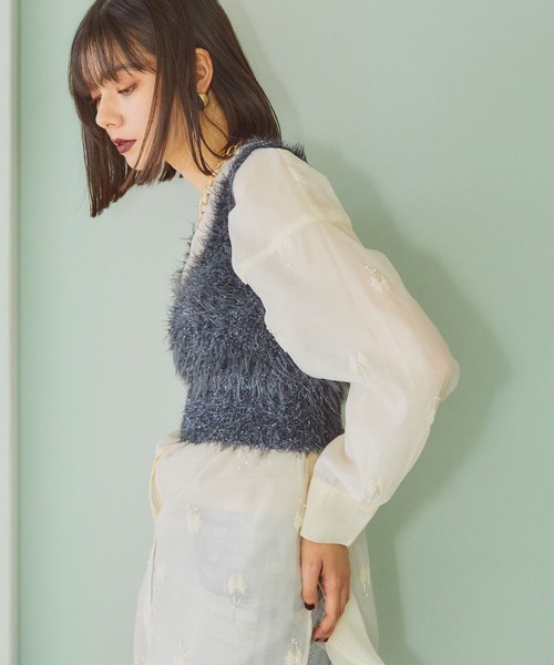 ELLEgirl（エルガール）の「ラメフェザーニットビスチェ【ELLEgirl/エル ガール】（ベスト・レディース・シルバー/ピンク/ネイビー・FREE）」の15枚目の写真