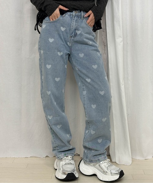 GORGE(ゴージ)の「《ハート総柄×ゆるストレート》レディース デニムパンツ ガーリーカジュアル 春夏秋冬(デニムパンツ・レディース・ライトブルー/ブルー・S/M)」の3枚目の写真