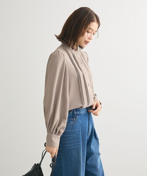 ELENCARE DUE(エレンカーレデュエ)の「・ELENCARE DUE ピンタックブラウス(シャツ/ブラウス・レディース・オフホワイト/ブラック/グレイッシュベージュ・FREE)」の15枚目の写真