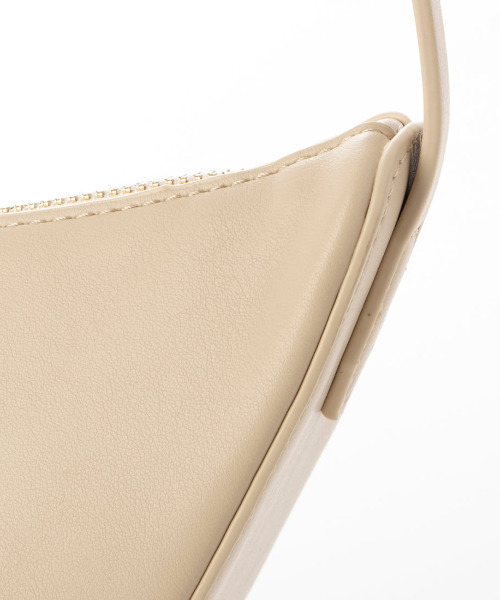 cache cache（カシュ カシュ）の「カシュカシュ cachecache / アシンメトリー舟型ショルダーバッグ（ショルダーバッグ・レディース・ブラック/アイボリー/キャメル・FREE）」の6枚目の写真