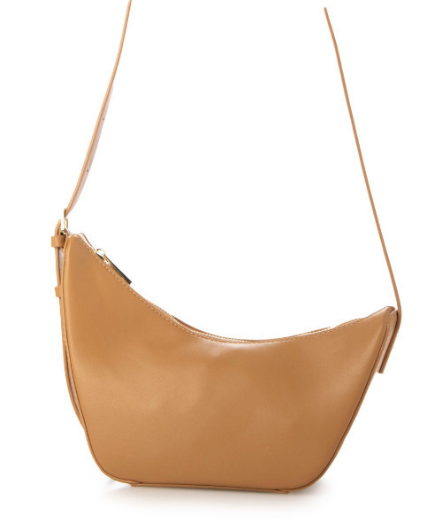 cache cache（カシュ カシュ）の「カシュカシュ cachecache / アシンメトリー舟型ショルダーバッグ（ショルダーバッグ・レディース・ブラック/アイボリー/キャメル・FREE）」の16枚目の写真