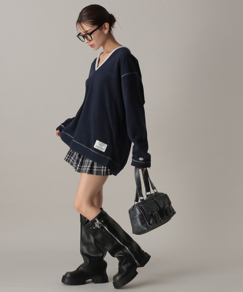 DISCUS（ディスカス）の「【2024FW】DISCUSＶネックフリースプルオーバー（スウェット・レディース・ナチュラル/ネイビー・FREE）」の4枚目の写真