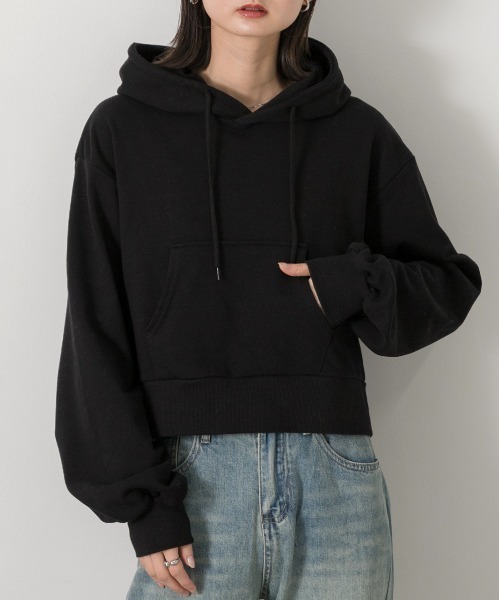 ad thie(アドティエ)の「ポケット付き 裏毛ショートフーディー(パーカー・レディース・チャコール/アイボリー/ブラック/ブルー/杢グレー/レッド/ブラウン・FREE)」の11枚目の写真