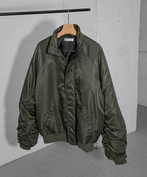 SENSE OF PLACE by URBAN RESEARCH（センスオブプレイスバイアーバンリサーチ）の「『ユニセックス』ナイロンギャザースタンドブルゾン（ナイロンジャケット・メンズ・グレー/ブラック/オリーブ・MEDIUM/LARGE）」の16枚目の写真