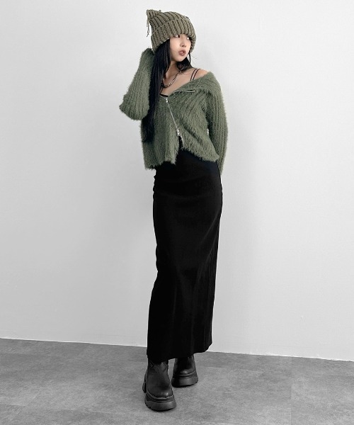 LVEU.（ラブユ.）の「【LVEU.】アシメジップオフショルシャギーニット / トップス オフショルダー アシンメトリー ダブルジップ クロップド ショート ブラック カーキ ブルー（ニット/セーター・レディース・ブラック/カーキ/ブルー・FREE）」の17枚目の写真