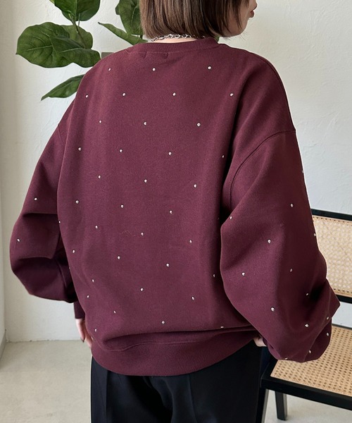 apres jour mignon(アプレジュールミニョン)の「スタッズ付きスウェット【ZOZOTOWN限定アイテム】(スウェット・レディース・ボルドー/グレー/ブラック・フリー/X-LARGE)」の20枚目の写真