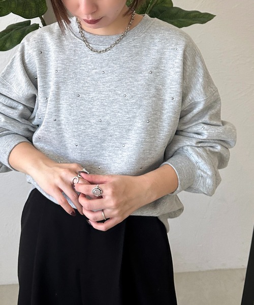 apres jour mignon(アプレジュールミニョン)の「スタッズ付きスウェット【ZOZOTOWN限定アイテム】(スウェット・レディース・ボルドー/グレー/ブラック・フリー/X-LARGE)」の11枚目の写真
