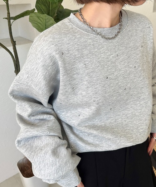apres jour mignon(アプレジュールミニョン)の「スタッズ付きスウェット【ZOZOTOWN限定アイテム】(スウェット・レディース・ボルドー/グレー/ブラック・フリー/X-LARGE)」の12枚目の写真