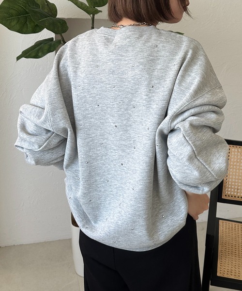 apres jour mignon(アプレジュールミニョン)の「スタッズ付きスウェット【ZOZOTOWN限定アイテム】(スウェット・レディース・ボルドー/グレー/ブラック・フリー/X-LARGE)」の13枚目の写真