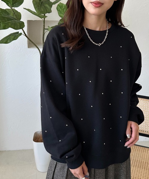 apres jour mignon(アプレジュールミニョン)の「スタッズ付きスウェット【ZOZOTOWN限定アイテム】(スウェット・レディース・ボルドー/グレー/ブラック・フリー/X-LARGE)」の6枚目の写真