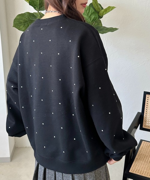 apres jour mignon(アプレジュールミニョン)の「スタッズ付きスウェット【ZOZOTOWN限定アイテム】(スウェット・レディース・ボルドー/グレー/ブラック・フリー/X-LARGE)」の7枚目の写真