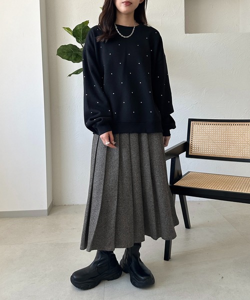 apres jour mignon(アプレジュールミニョン)の「スタッズ付きスウェット【ZOZOTOWN限定アイテム】(スウェット・レディース・ボルドー/グレー/ブラック・フリー/X-LARGE)」の9枚目の写真
