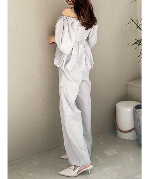 MERCURYDUO（マーキュリーデュオ）の「タフタバルーンペプラムロンパース（サロペット/オーバーオール・レディース・アイボリー/ブラック/グレー・SMALL/MEDIUM）」の20枚目の写真