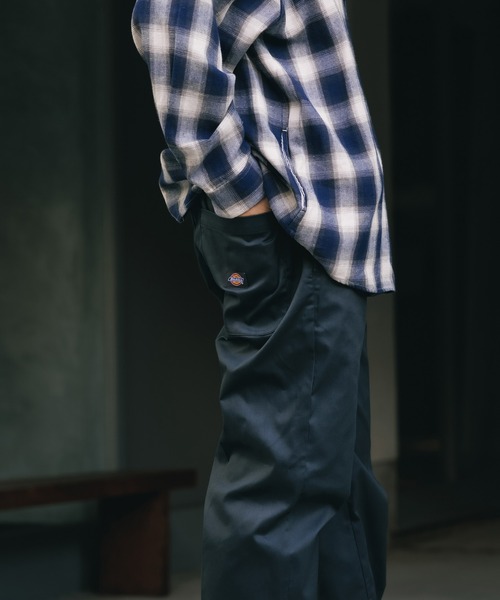 Dickies（ディッキーズ）の「【ROOPTOKYO 別注】Dickies/ディッキーズ EASY WORK PANTS イージーワークパンツ ユニセックス チノパンツ 2026年春夏（チノパンツ・メンズ・カーキ/ダークネイビー/ブラック/チャコールグレー/グリーン/ダークブラウン・XL/L/M/S）」の16枚目の写真