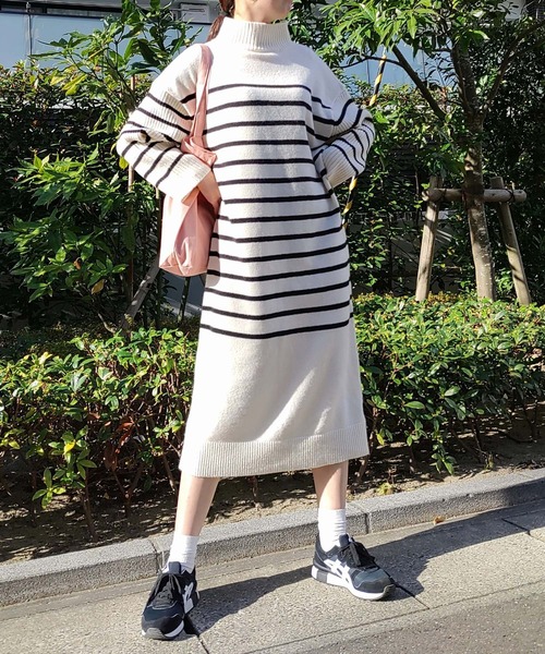 Q(キュー)の「ハイネックIラインニットワンピース(ワンピース・レディース・ホワイト系その他/ブラック・MEDIUM)」の11枚目の写真