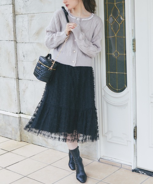 tocco closet(トッコ クローゼット)の「パール付きビジュー釦ケーブルニットカーディガン(ニット/セーター・レディース・ピンク/アイボリー/グレイッシュベージュ・M)」の8枚目の写真