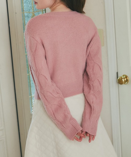 tocco closet(トッコ クローゼット)の「パール付きビジュー釦ケーブルニットカーディガン(ニット/セーター・レディース・ピンク/アイボリー/グレイッシュベージュ・M)」の16枚目の写真