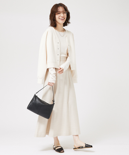 abahouse mavie（アバハウスマヴィ）の「スパークナイロンクルーネックプルオーバー/春服（Tシャツ/カットソー・レディース・ブラック/サックスブルー/アイボリー/ホワイト・フリー）」の17枚目の写真