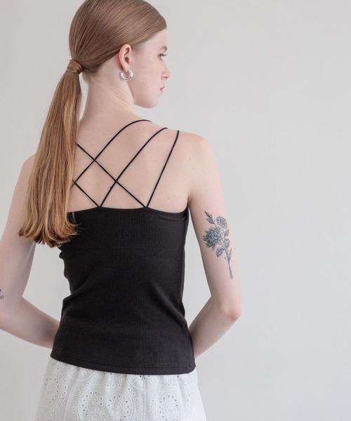 bijorie（ビジュリィ）の「【bijorie】カップ付きバッククロスキャミ／NEW BASIC 25SS（キャミソール・レディース・カーキ/ブラック/サックスブルー/オフホワイト・MEDIUM/LG/LARGE）」の3枚目の写真