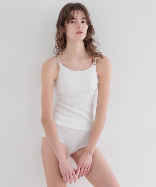 bijorie（ビジュリィ）の「【bijorie】カップ付きバッククロスキャミ／NEW BASIC 25SS（キャミソール・レディース・カーキ/ブラック/サックスブルー/オフホワイト・MEDIUM/LG/LARGE）」の8枚目の写真