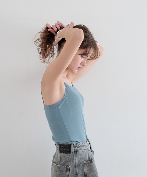 bijorie（ビジュリィ）の「【bijorie】カップ付きバッククロスキャミ／NEW BASIC 25SS（キャミソール・レディース・カーキ/ブラック/サックスブルー/オフホワイト・MEDIUM/LG/LARGE）」の21枚目の写真