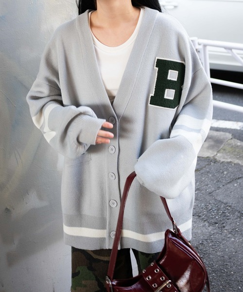 WEGO（ウィゴー）の「WEGO/レタードカーディガン（カーディガン/ボレロ・レディース・グレー/ネイビー・FREE）」の2枚目の写真