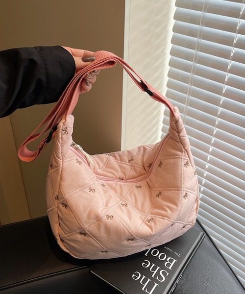 Mignonjour(ミニョンジュール)の「Mignonjour/リボンキルティングショルダーバッグ M2697(ショルダーバッグ・レディース・ピンク/ブラウン/ホワイト/ブラック・FREE)」の4枚目の写真