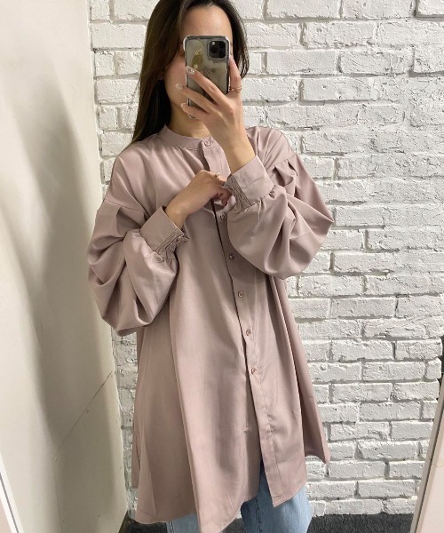 and it_(アンドイット)の「スパンブロードAラインオーバーサイズシャツ(シャツ/ブラウス・レディース・チャコール/アイボリー/ブルーグレー/スモークピンク・M)」の4枚目の写真